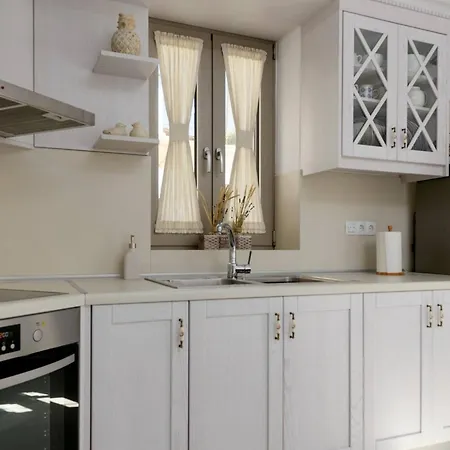 Chrisanthi Elegant Villa *